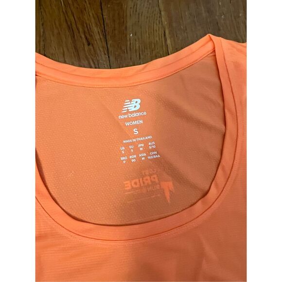 NEW BALANCE LGBT PRIDE 2024 NYRR RACE TOP - Picture 5 of 9